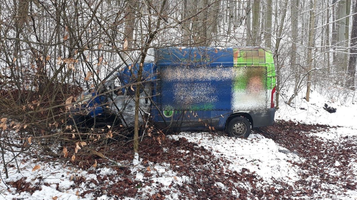 Při nehodě dodávky na Svitavsku uhořel řidič